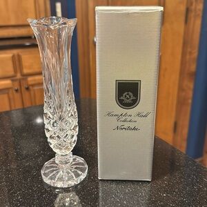 Hampton Hall Collection By Noritake Elegant Lead Crystal Bud Vase